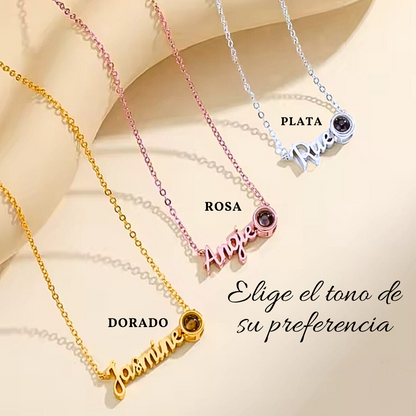 Collar con nombre y foto personalizable.