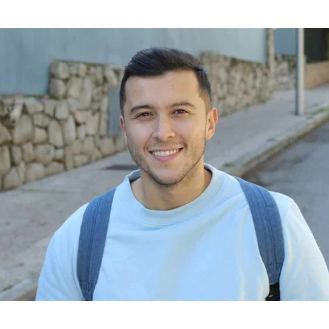 <em>Luis Manrrique S.</em>