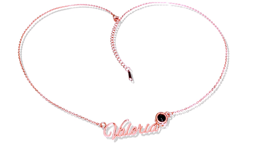 Collar con nombre y foto personalizable.
