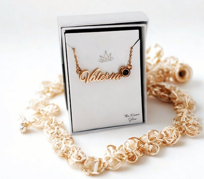Collar con nombre y foto personalizable.